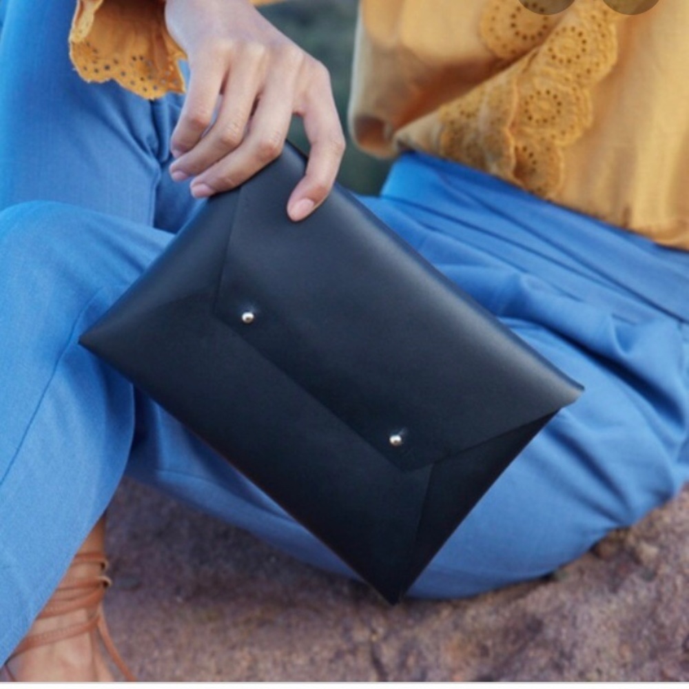 ✨HP✨tribe alive envelope clutch
